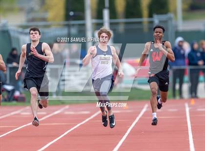 Thumbnail 1 in Harold Scott Invitational (200 Meter) photogallery.