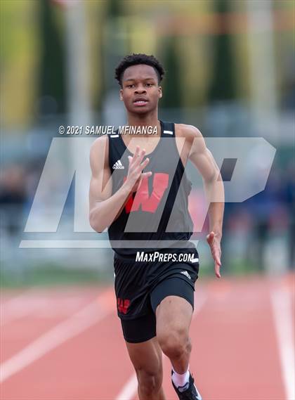 Thumbnail 3 in Harold Scott Invitational (200 Meter) photogallery.