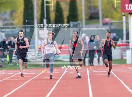 Thumbnail 2 in Harold Scott Invitational (200 Meter) photogallery.
