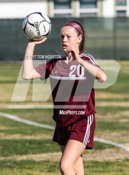 Thumbnail 3 in Pomona Catholic vs Valley Christian (Ontario Christian Tournament) photogallery.