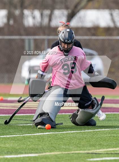 Thumbnail 3 in Windsor Central vs Mamaroneck (NYSPHSAA Class A  Final) photogallery.