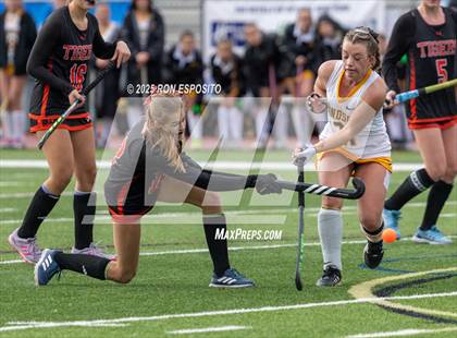 Thumbnail 3 in Windsor Central vs Mamaroneck (NYSPHSAA Class A  Final) photogallery.