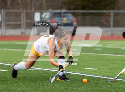 Thumbnail 3 in Windsor Central vs Mamaroneck (NYSPHSAA Class A  Final) photogallery.