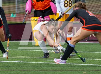 Thumbnail 2 in Windsor Central vs Mamaroneck (NYSPHSAA Class A  Final) photogallery.