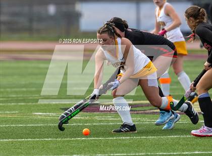Thumbnail 1 in Windsor Central vs Mamaroneck (NYSPHSAA Class A  Final) photogallery.