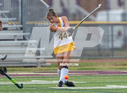 Thumbnail 2 in Windsor Central vs Mamaroneck (NYSPHSAA Class A  Final) photogallery.