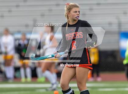 Thumbnail 1 in Windsor Central vs Mamaroneck (NYSPHSAA Class A  Final) photogallery.