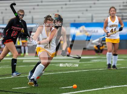 Thumbnail 2 in Windsor Central vs Mamaroneck (NYSPHSAA Class A  Final) photogallery.