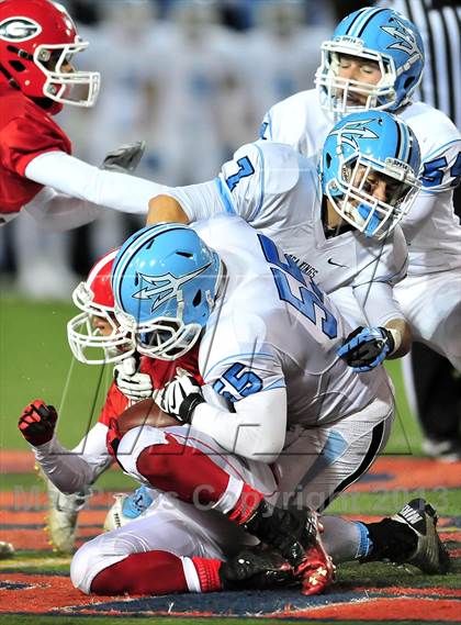 Thumbnail 1 in Corona del Mar vs. Garden Grove (CIF SS Southern Division Final) photogallery.