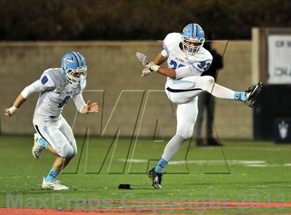Thumbnail 1 in Corona del Mar vs. Garden Grove (CIF SS Southern Division Final) photogallery.
