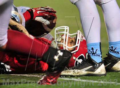 Thumbnail 2 in Corona del Mar vs. Garden Grove (CIF SS Southern Division Final) photogallery.