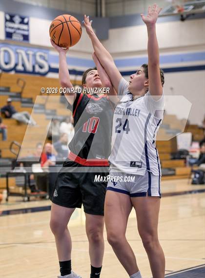 Thumbnail 1 in Pasadena @ Crescenta Valley photogallery.