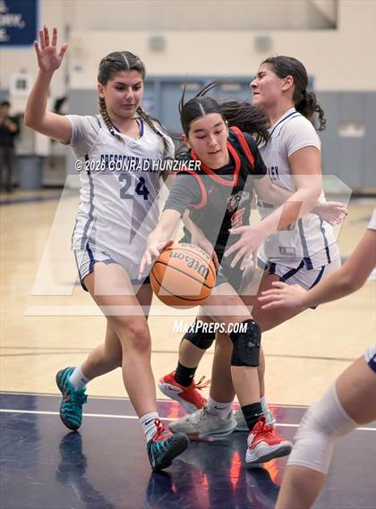 Thumbnail 2 in Pasadena @ Crescenta Valley photogallery.