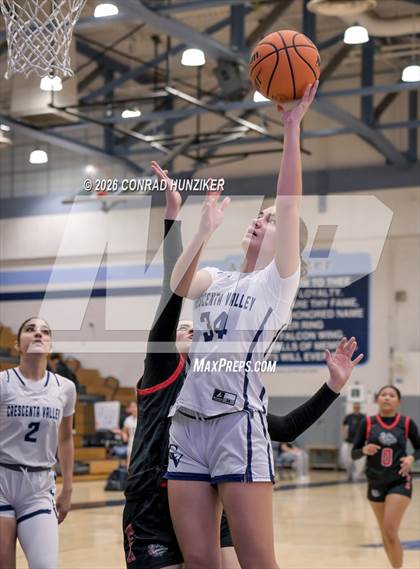 Thumbnail 1 in Pasadena @ Crescenta Valley photogallery.