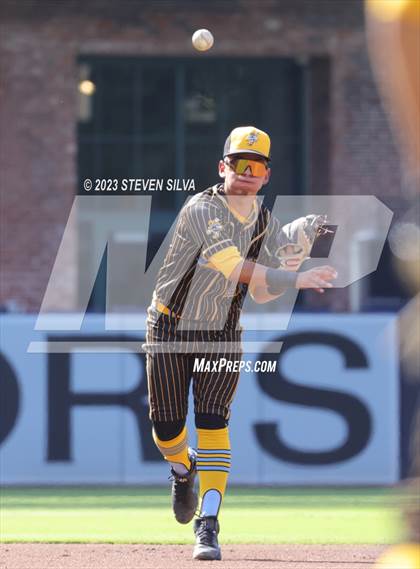Thumbnail 1 in Mater Dei Catholic vs. San Ysidro @ Petco Park photogallery.