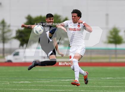 Thumbnail 1 in West Mesquite vs. Wakeland (UIL 5A Regional Final Playoff) photogallery.