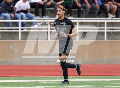 Thumbnail 1 in West Mesquite vs. Wakeland (UIL 5A Regional Final Playoff) photogallery.