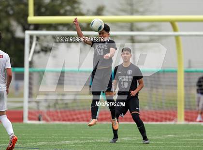 Thumbnail 2 in West Mesquite vs. Wakeland (UIL 5A Regional Final Playoff) photogallery.