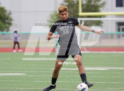 Thumbnail 1 in West Mesquite vs. Wakeland (UIL 5A Regional Final Playoff) photogallery.