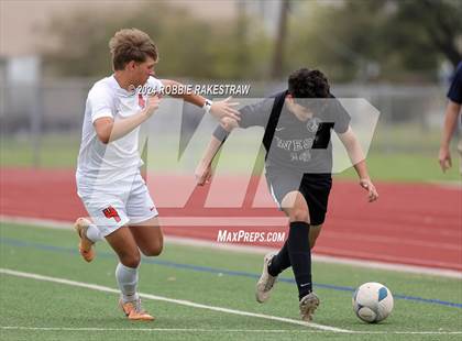Thumbnail 3 in West Mesquite vs. Wakeland (UIL 5A Regional Final Playoff) photogallery.