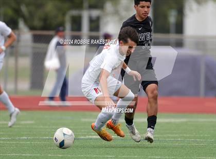Thumbnail 3 in West Mesquite vs. Wakeland (UIL 5A Regional Final Playoff) photogallery.