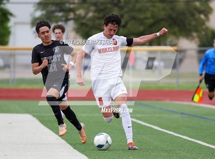 Thumbnail 1 in West Mesquite vs. Wakeland (UIL 5A Regional Final Playoff) photogallery.