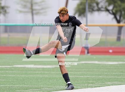 Thumbnail 2 in West Mesquite vs. Wakeland (UIL 5A Regional Final Playoff) photogallery.