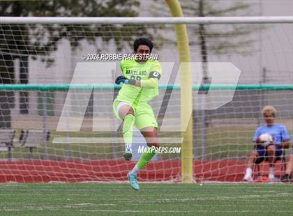 Thumbnail 1 in West Mesquite vs. Wakeland (UIL 5A Regional Final Playoff) photogallery.