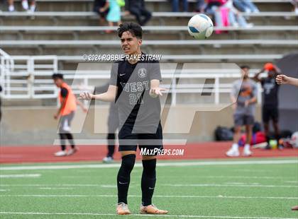 Thumbnail 2 in West Mesquite vs. Wakeland (UIL 5A Regional Final Playoff) photogallery.
