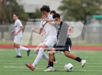 Thumbnail 1 in West Mesquite vs. Wakeland (UIL 5A Regional Final Playoff) photogallery.
