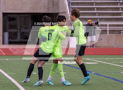 Thumbnail 3 in West Mesquite vs. Wakeland (UIL 5A Regional Final Playoff) photogallery.