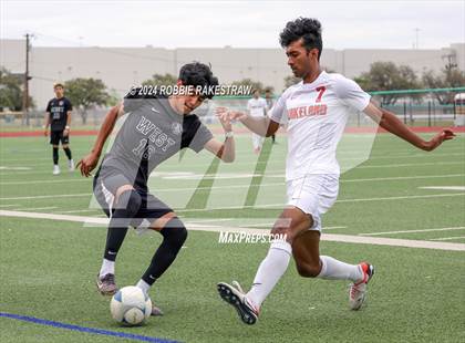 Thumbnail 2 in West Mesquite vs. Wakeland (UIL 5A Regional Final Playoff) photogallery.