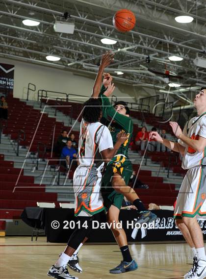 Thumbnail 3 in Brea Olinda @ Poly (MaxPreps Holiday Classic) photogallery.