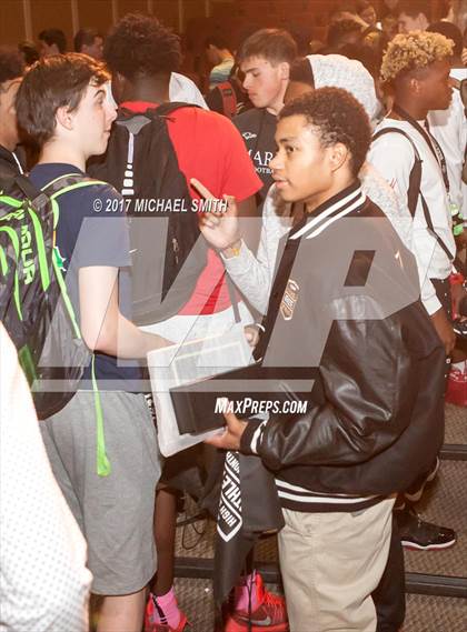 Thumbnail 2 in Marines H.S. Male Athlete of the Month -  Elijah Bowens photogallery.