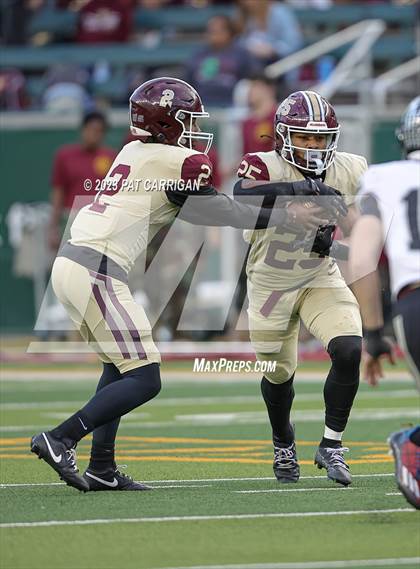 Thumbnail 2 in Summer Creek vs. Steele (UIL Football 6A DII Semifinal) photogallery.