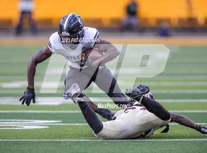Thumbnail 3 in Summer Creek vs. Steele (UIL Football 6A DII Semifinal) photogallery.