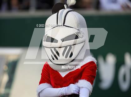 Thumbnail 3 in Summer Creek vs. Steele (UIL Football 6A DII Semifinal) photogallery.
