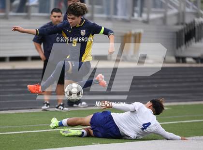 Thumbnail 2 in Community vs Pine Tree (UIL 4A D1 Regional Semis) photogallery.