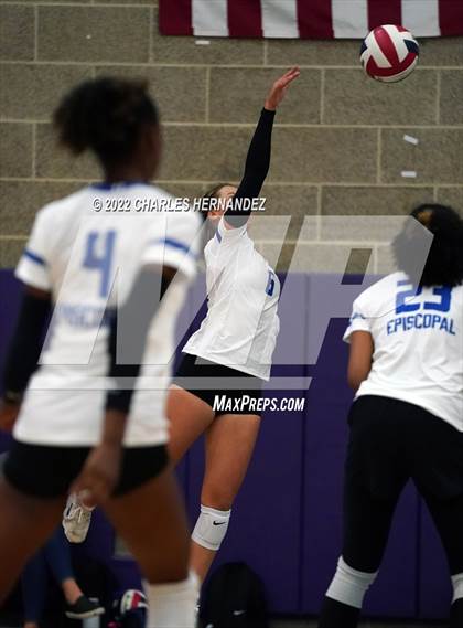 Thumbnail 3 in Episcopal vs Fulshear (College Station High School) photogallery.