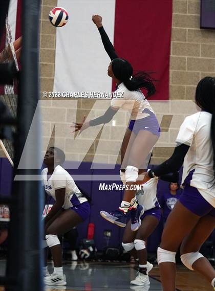 Thumbnail 2 in Episcopal vs Fulshear (College Station High School) photogallery.