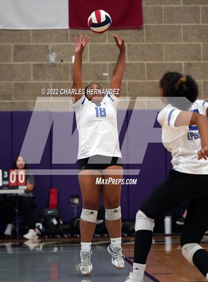 Thumbnail 2 in Episcopal vs Fulshear (College Station High School) photogallery.