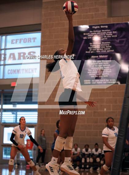 Thumbnail 2 in Episcopal vs Fulshear (College Station High School) photogallery.
