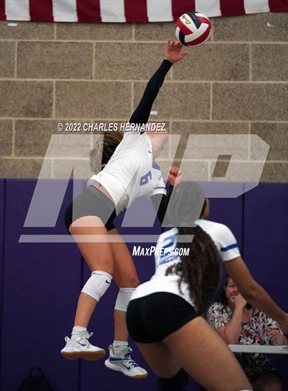Thumbnail 2 in Episcopal vs Fulshear (College Station High School) photogallery.