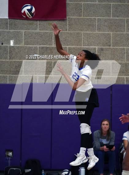 Thumbnail 2 in Episcopal vs Fulshear (College Station High School) photogallery.