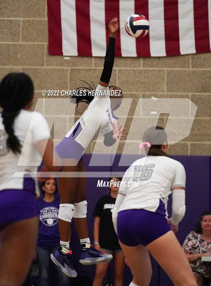 Thumbnail 3 in Episcopal vs Fulshear (College Station High School) photogallery.