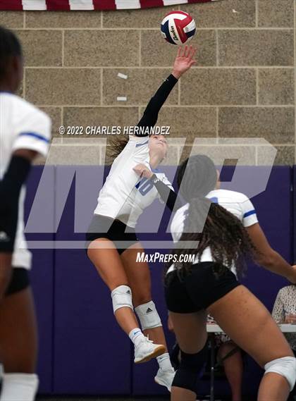 Thumbnail 2 in Episcopal vs Fulshear (College Station High School) photogallery.