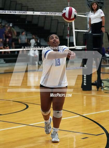 Thumbnail 3 in Episcopal vs Fulshear (College Station High School) photogallery.