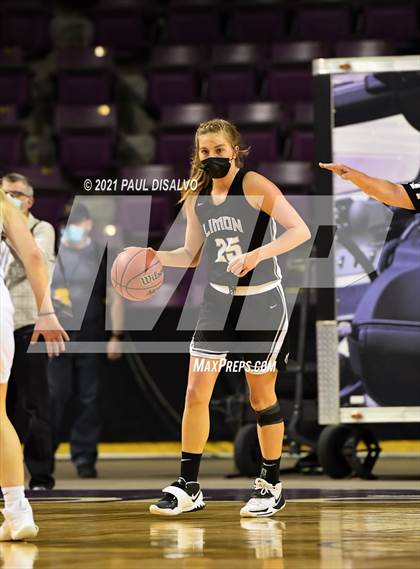 Thumbnail 2 in Limon vs. Wray (CHSAA 2A State Final) photogallery.