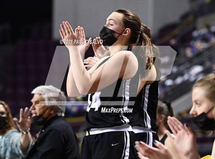 Thumbnail 2 in Limon vs. Wray (CHSAA 2A State Final) photogallery.