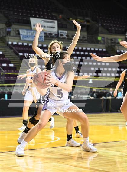 Thumbnail 2 in Limon vs. Wray (CHSAA 2A State Final) photogallery.